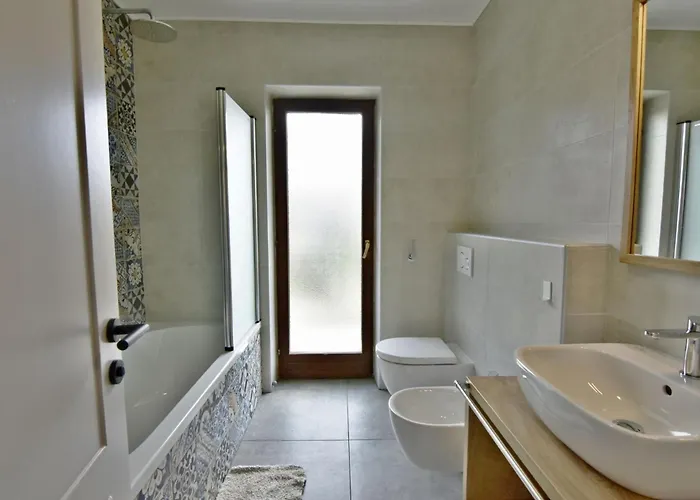 Two-story For In Valica Valizza