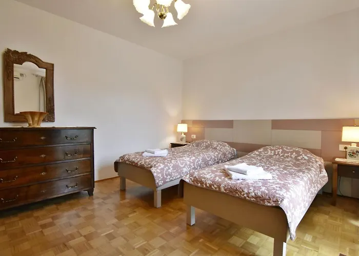 Two-story For In Valica Valizza